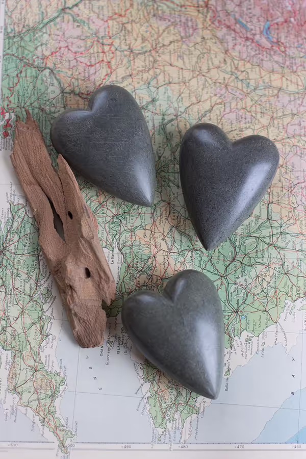 Set of 6 Dark Grey Hand-Carved Stone Hearts
