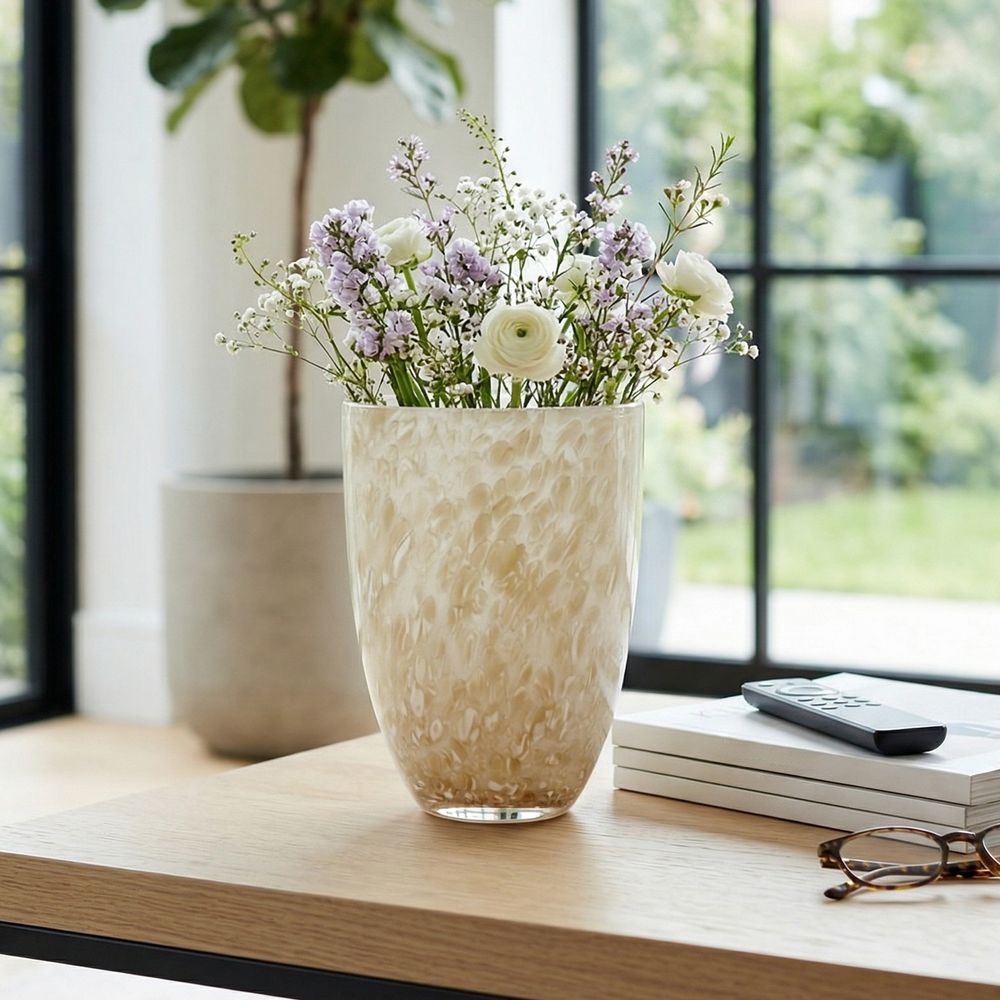 GORTONMOOR IVORY GLASS VASE 9 (IN)