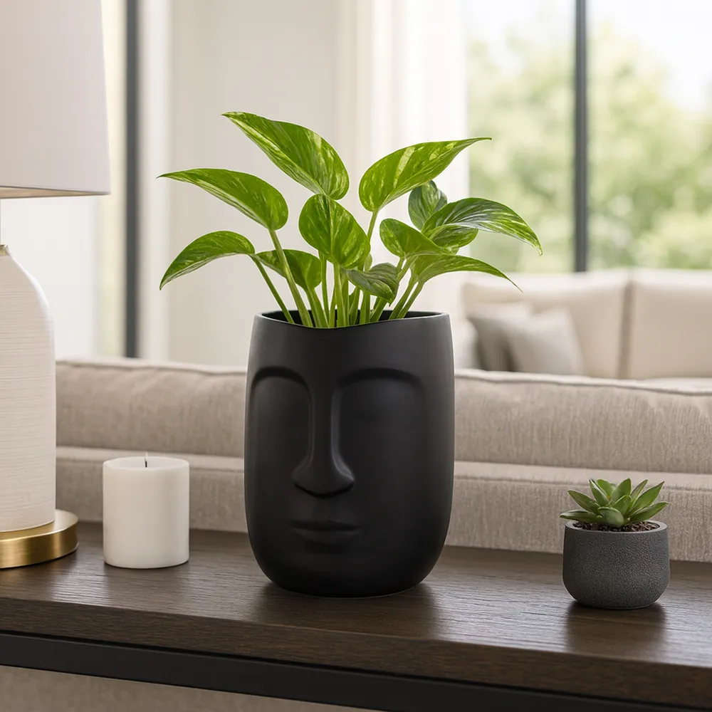 HEATHWIND BLACK VASE 8 (IN)