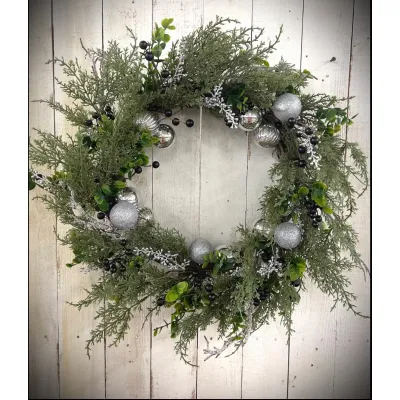 Winterberry Dazzle Wreath
