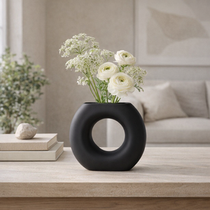 HANNAHLAND BLACK VASE 5 (IN) 2