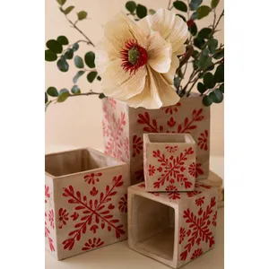 Set of 4 Square Cement Christmas Planters with Red Detail 2