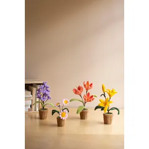Set of 4 Pipe Cleaner Potted Flowers 1