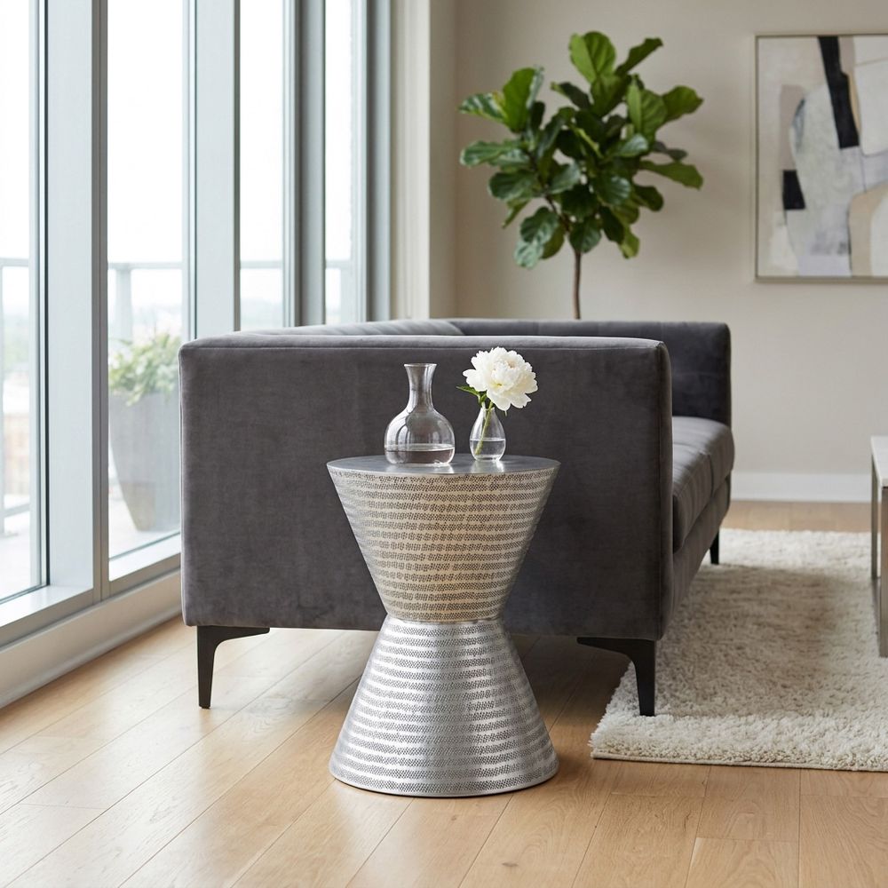 NOVASHAW SILVER TABLE 18 (IN)