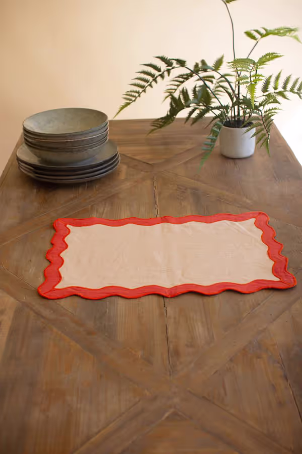 Ruffle Edge Placemat / Poppy