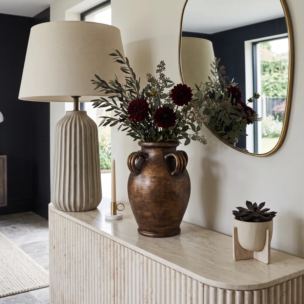 FARROWVIEW GOLD VASE 17 (IN)