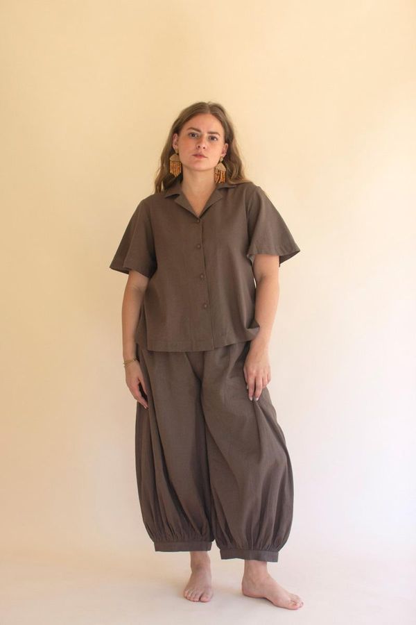 Short-Sleeve Button-Front Blouse with Collar / Oregano