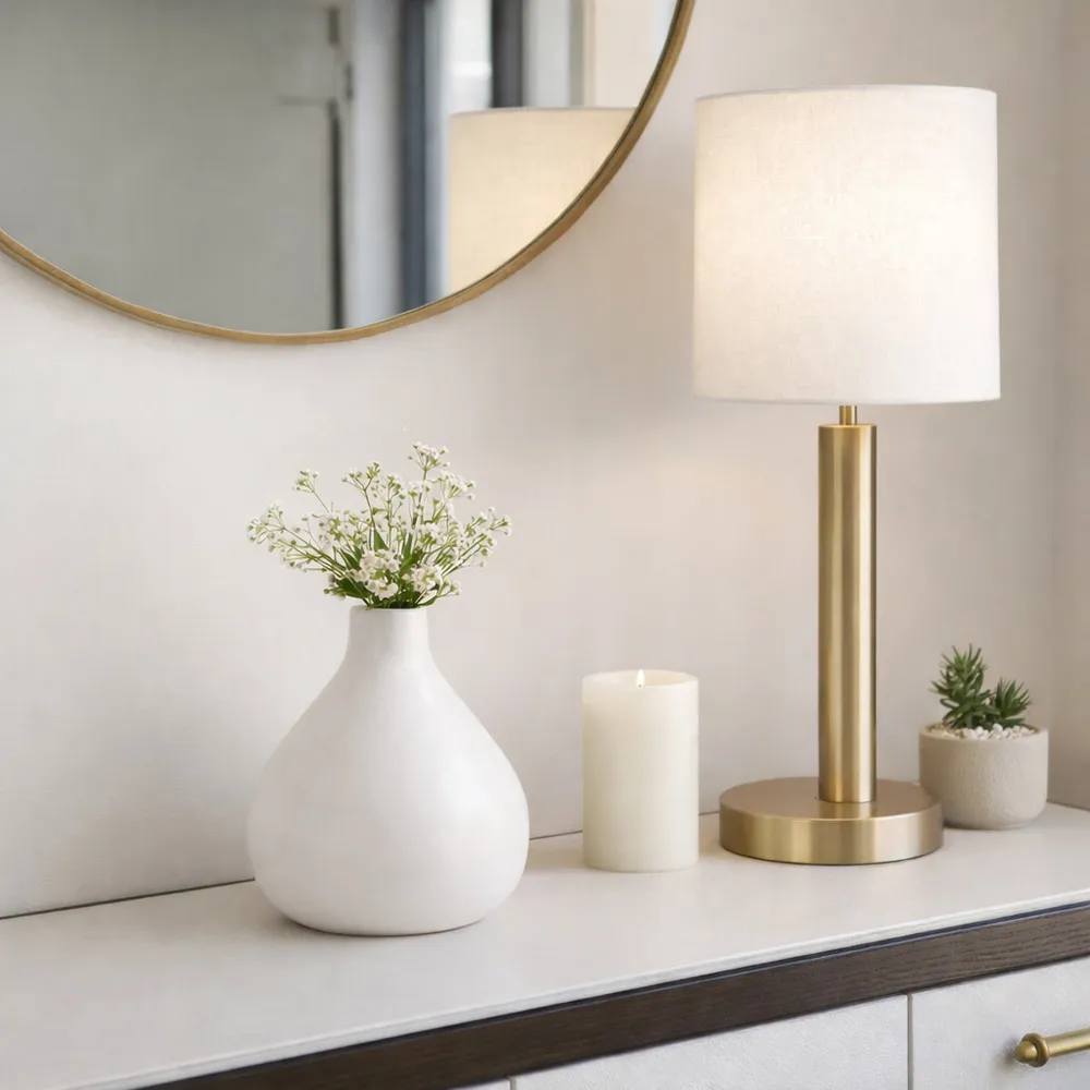 DUTTONSIDE WHITE VASE 9 (IN)