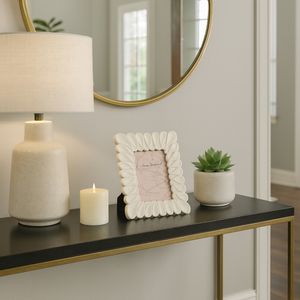 DERMOT WHITE FRAME 10 (IN) 11