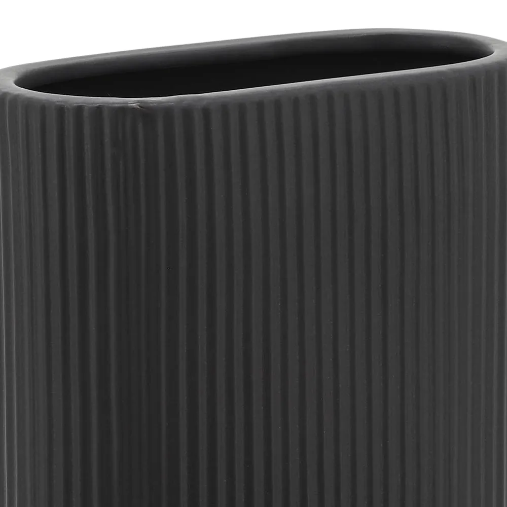 BAIRDMILL BLACK VASE 8 (IN)