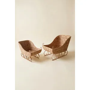 Set of 2 Seagrass Christmas Sleighs 4