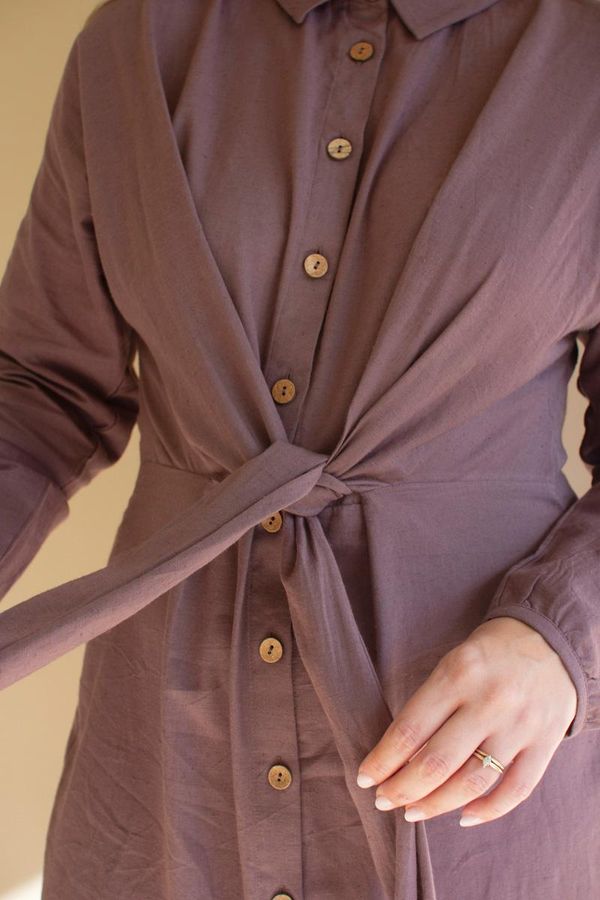 Long-Sleeve Button-Front Dress with Front-Tie Detail / Mulberry
