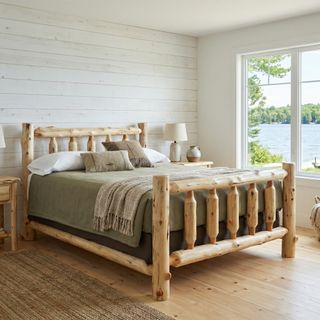 Voyageur Traditional Bed - Assembled - Cal King