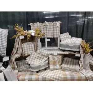 Honey Bee Rug 20x30in 5