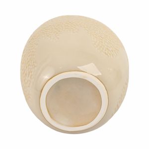 CHESTERMILL CREAM VASE 12 (IN) 8
