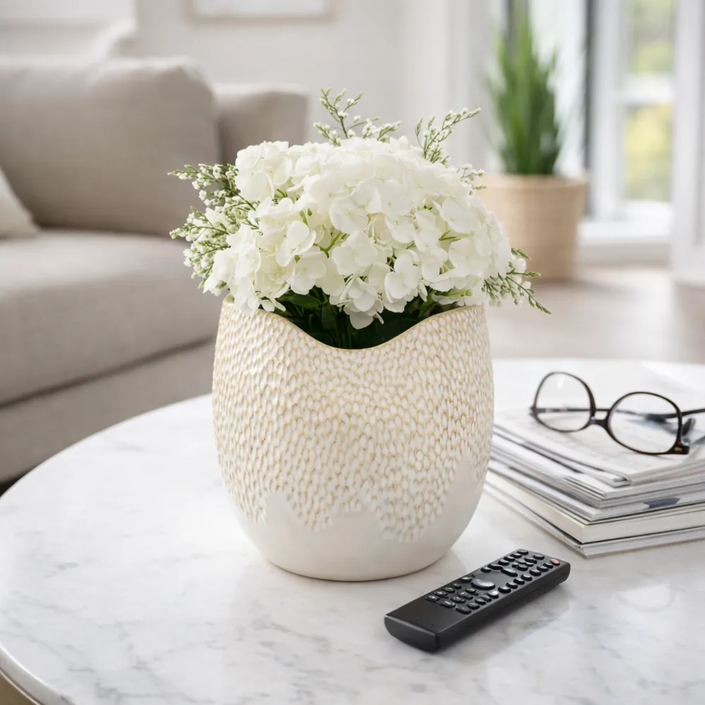 CHESTERMILL CREAM VASE 7 (IN)