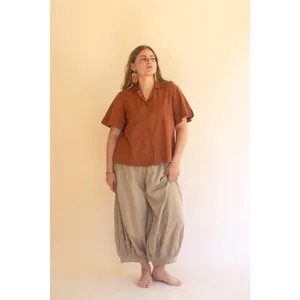 Short-Sleeve Button-Front Blouse with Collar / Cinnamon 4
