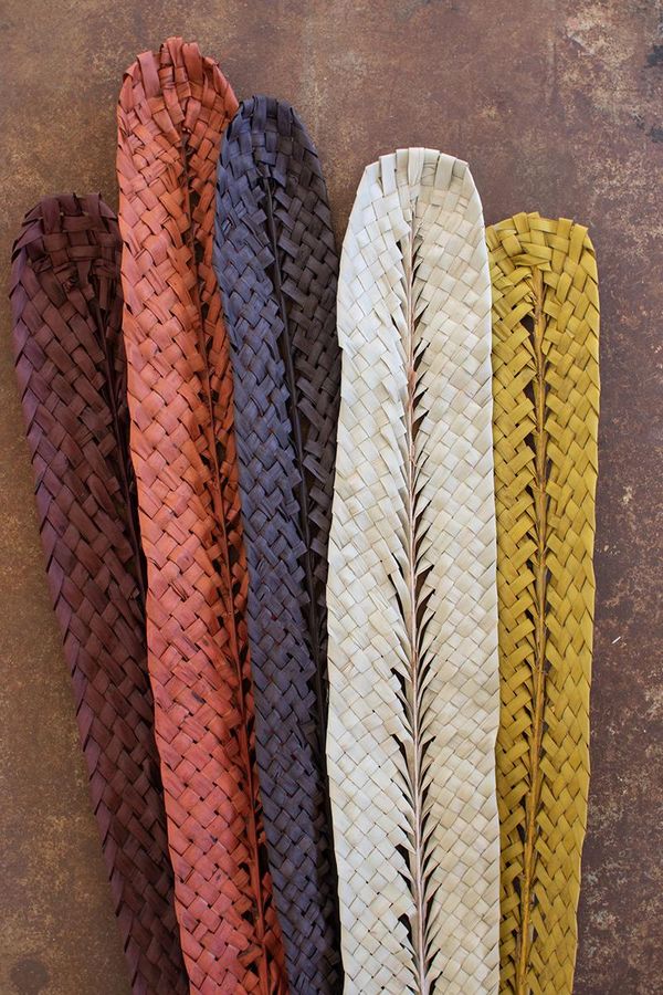 Black Woven Kejur Leaf
