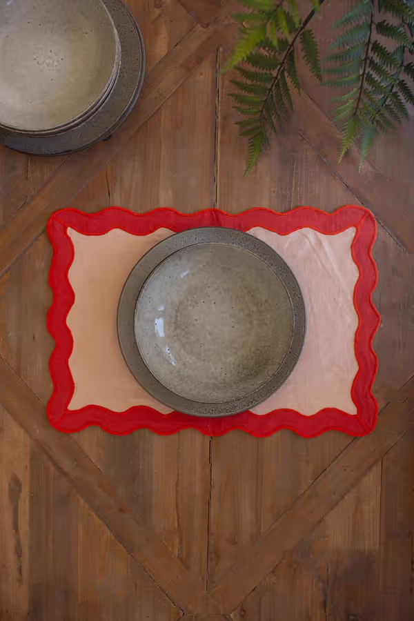 Ruffle Edge Placemat / Poppy