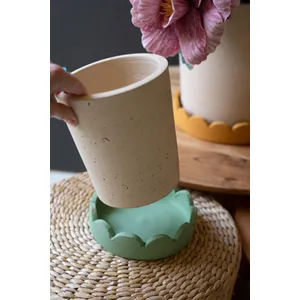 Set of 3 Terracotta Planters with Scalloped Trays 3