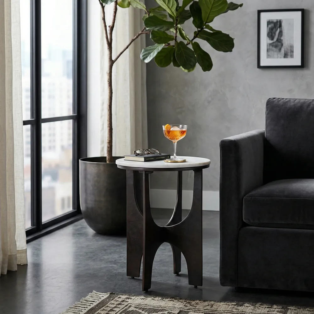 GARSONFIELD WHITE TABLE 22 (IN)
