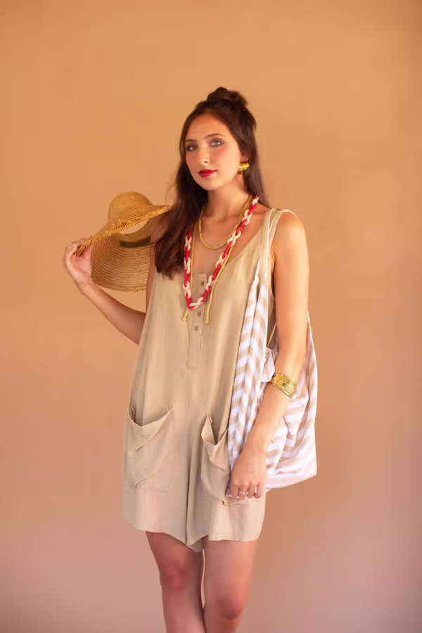 Adjustable-Strap Short Jumper with Front Pockets / Oatmeal