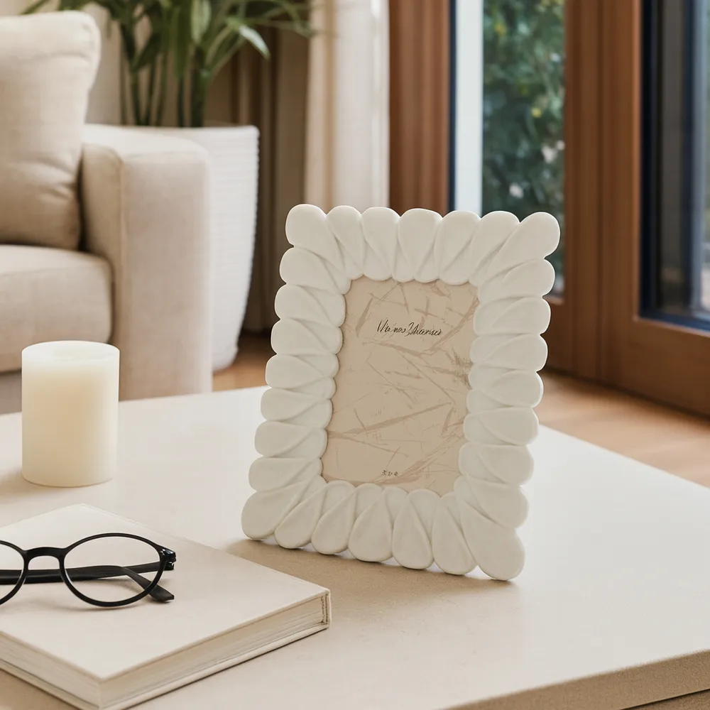 DERMOT WHITE FRAME 11 (IN)