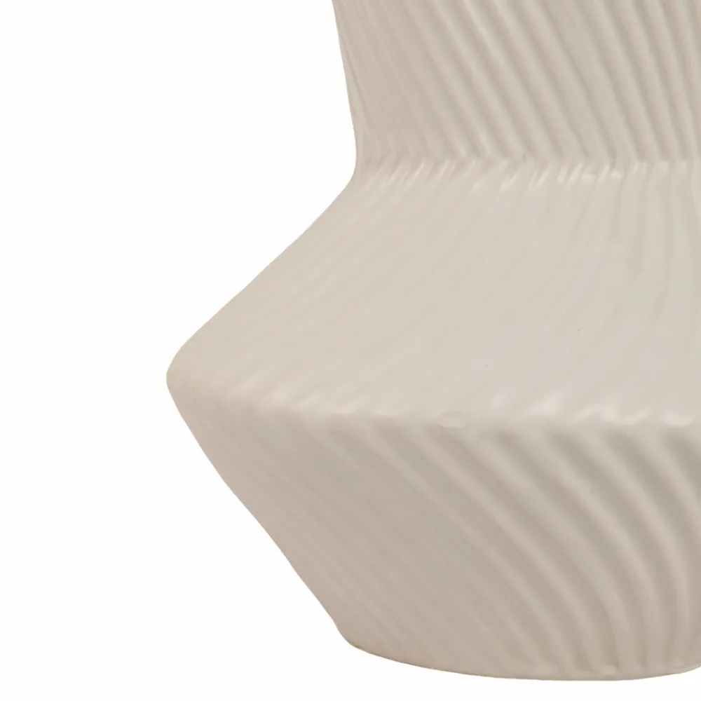 HOLCOMBFORD WHITE VASE 8 (IN)