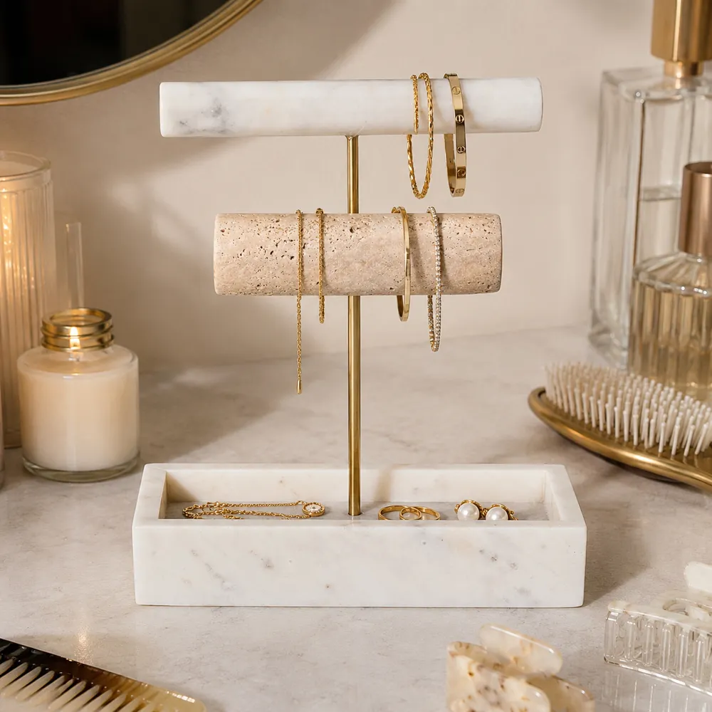 HOLCOMBMOOR WHITE JEWELRY STAND 9 (IN)