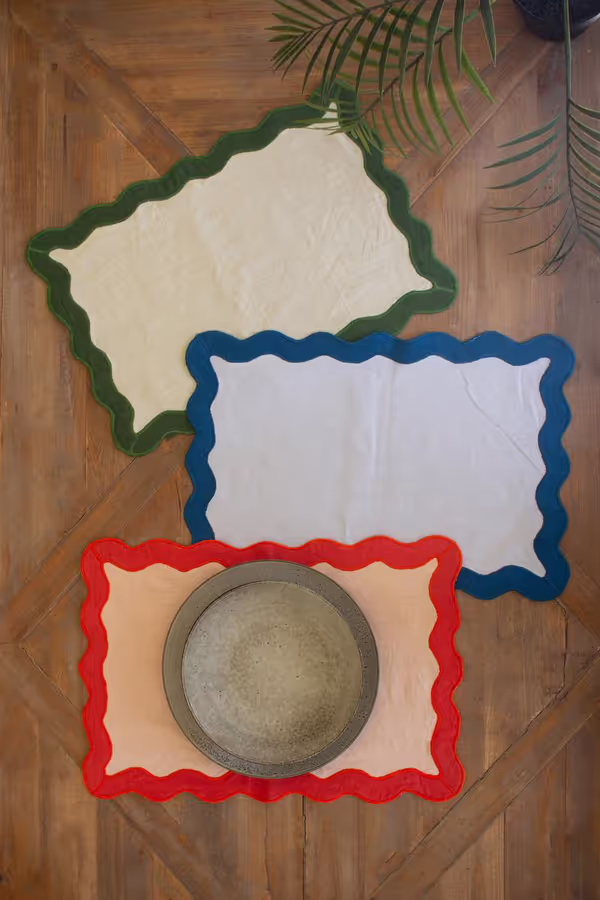 Ruffle Edge Placemat / Poppy