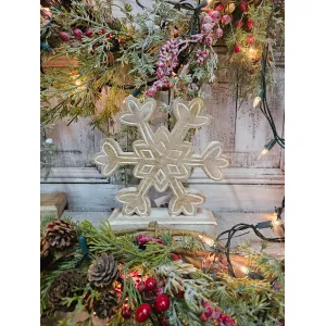 Snowflake Sitter 16in 2