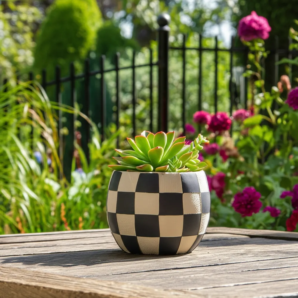 PAXTONSHAW BLACK PLANTER 7 (IN)