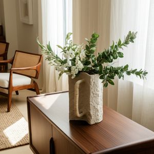 BENNETPORT IVORY VASE 12 (IN) 12