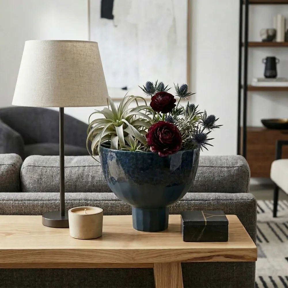 LUCASLAKE BLUE VASE 9 (IN)