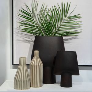 Hawking Vase - Extra Large Black 9