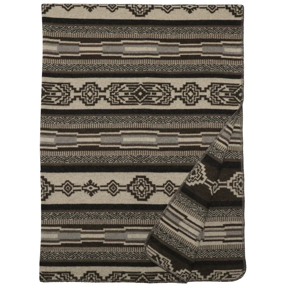 Lodge Lux II Throw