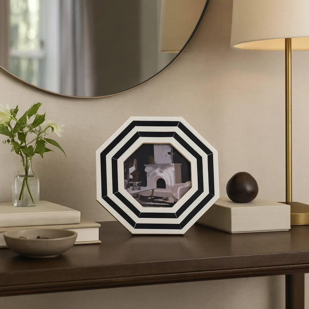 WRENCLIFF BLACK FRAME 1 (IN)