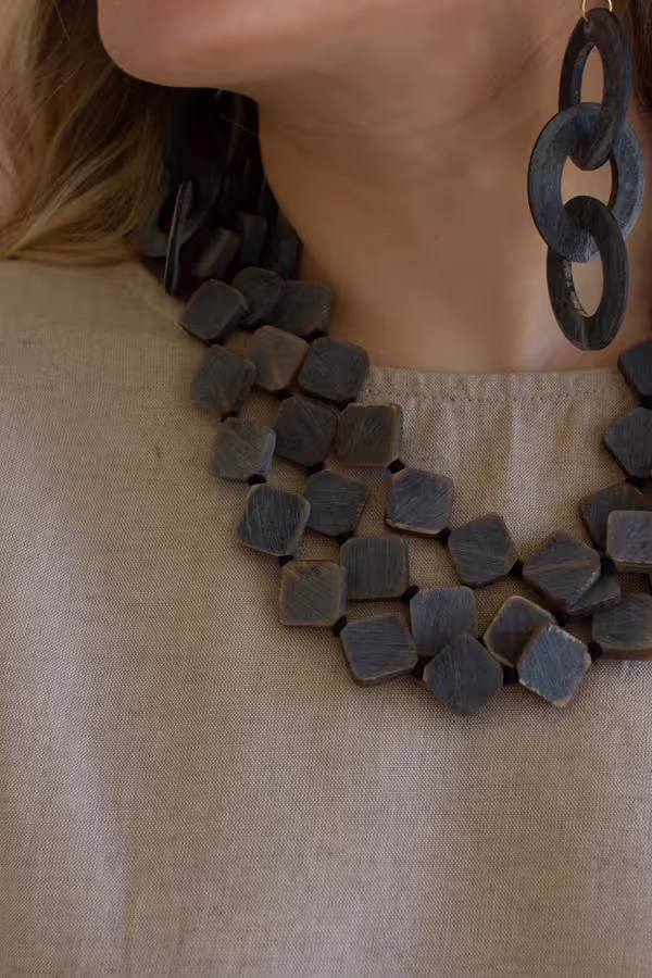 Multi-Layered Horn Bead Necklace / Dark