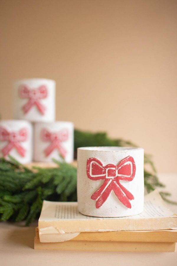 Clay Bow Container