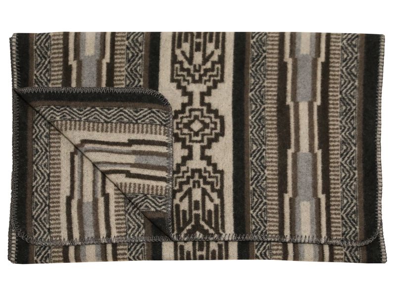 Lodge Lux II Bedscarf - Queen 1