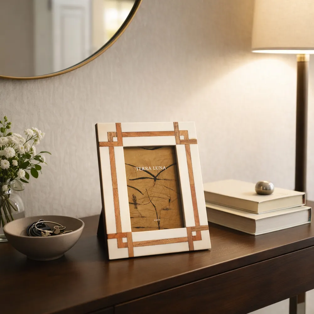 DALEMORE IVORY FRAME 9 (IN)