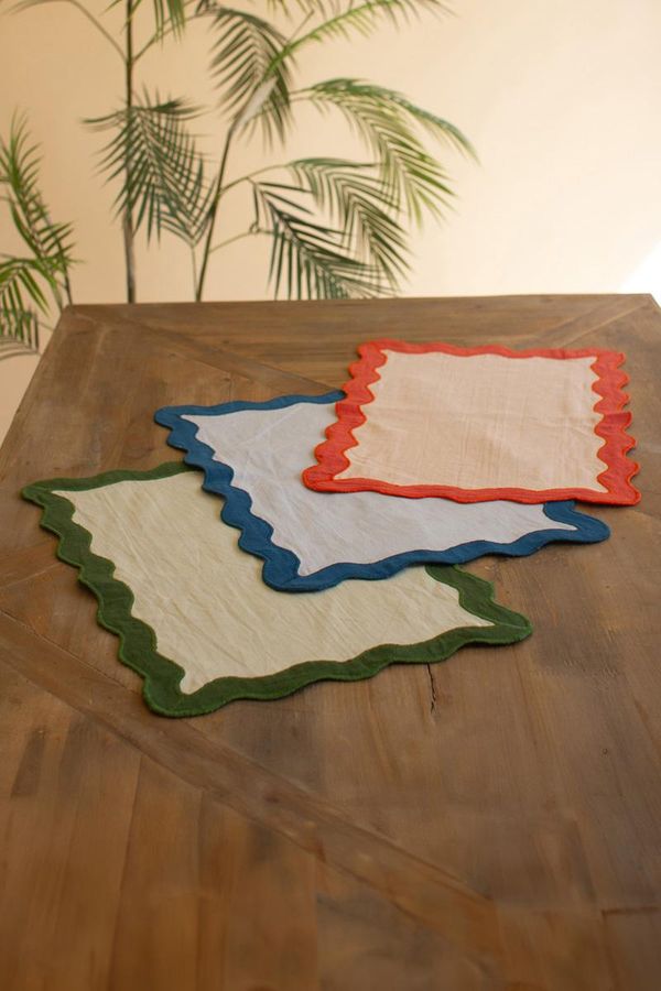Ruffle Edge Placemat / Poppy