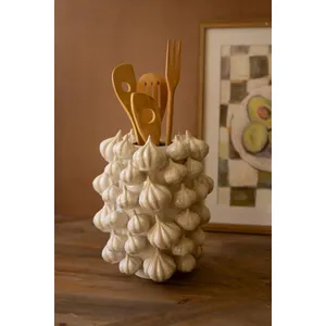 Ceramic Garlic Vase 1