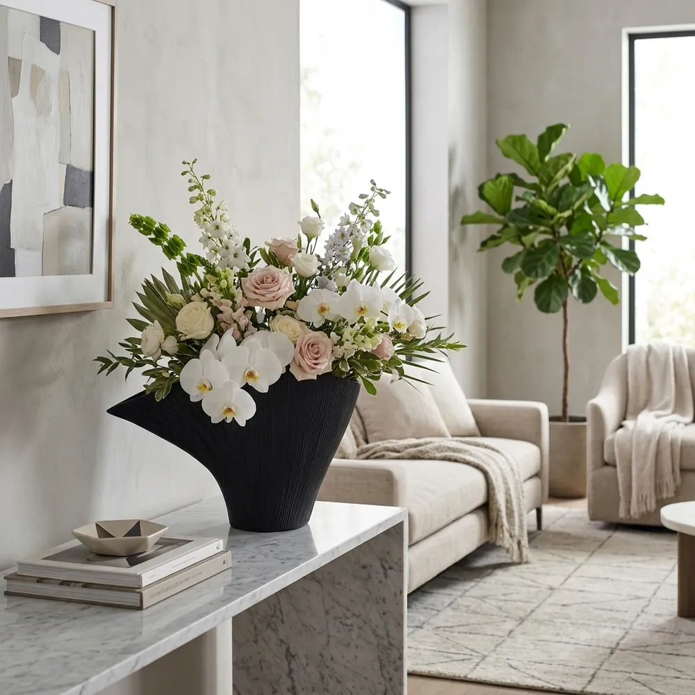 CALDERWORTH BLACK VASE 11 (IN)