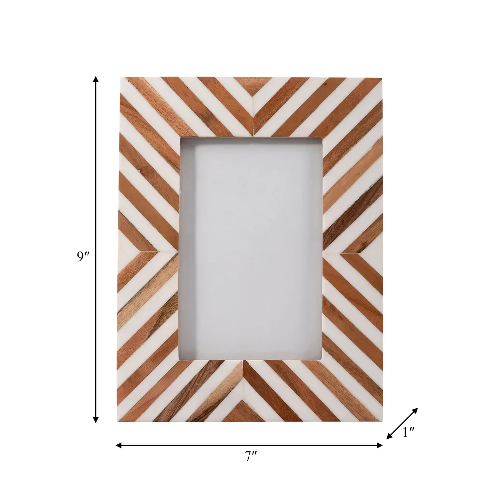 CASEY WHITE FRAME 9 (IN)