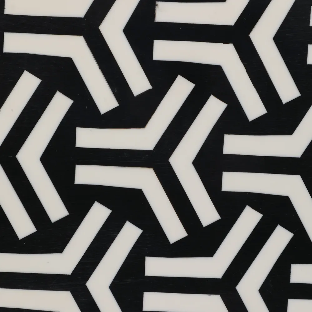 DERMOTMOOR WHITE TABLE 25 (IN)