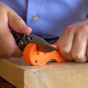 AccuSharp Orange 4-in-1 Knife and Tool Sharpener 4