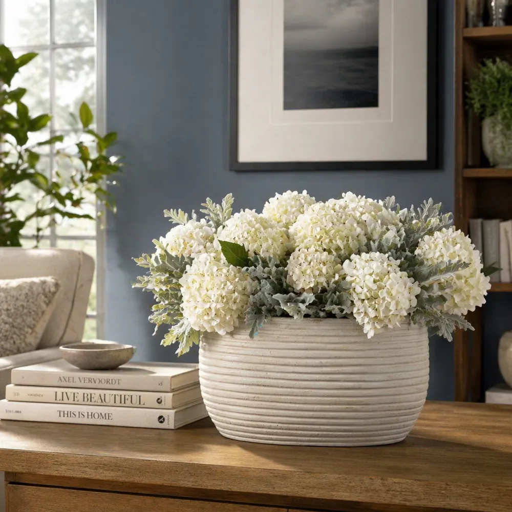 ELWYNRUN IVORY VASE 8 (IN)