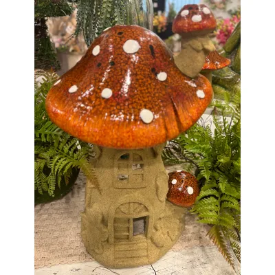 Mushroom House 11.5x11x16.5in