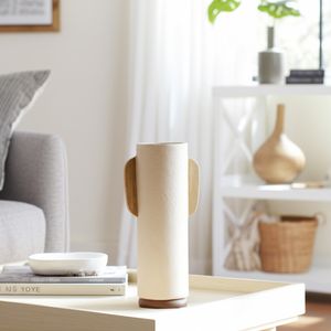 LONDONMORE IVORY VASE 19 (IN) 2